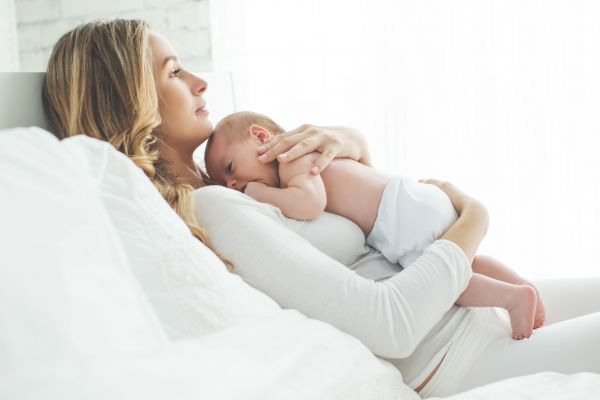Πώς επηρεάζει το θήλαστρο τον ύπνο του μωρού σας | imommy.gr