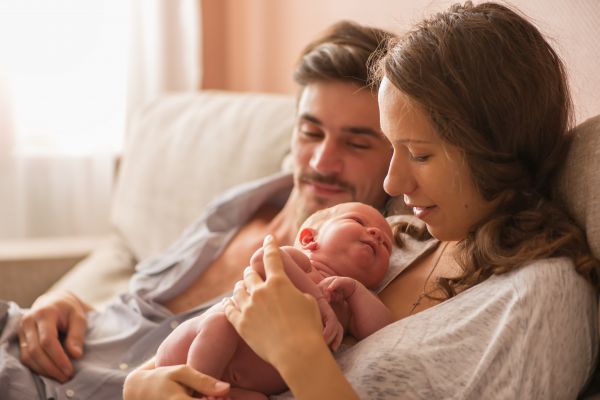 Χαρακτηριστικά του νεογέννητου που μπορεί να σας τρομάξουν | imommy.gr