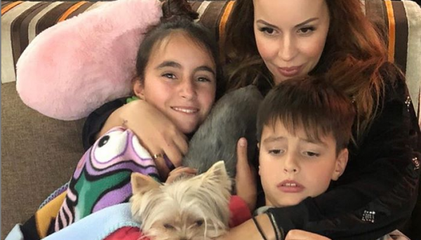 Ιωάννα Λίλη – Θοδωρής Ζαγοράκης: Η υπέροχη φωτογραφία με τα παιδιά τους | imommy.gr