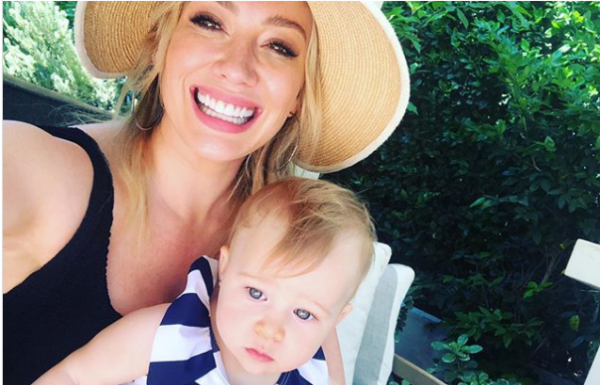 Η Χίλαρι Νταφ φωτογραφίζει την κορούλα της | imommy.gr