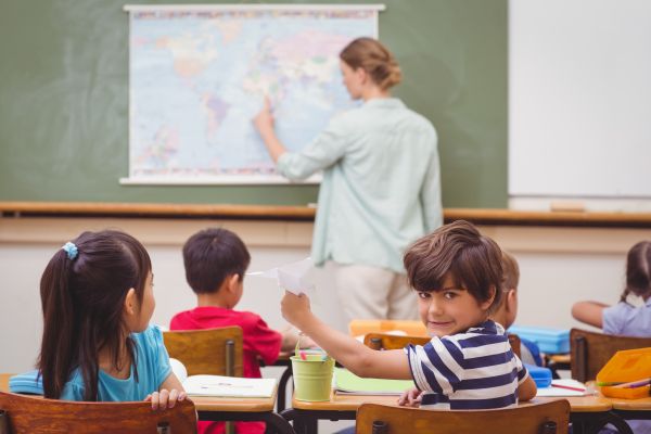 Τι να κάνετε όταν το παιδί είναι άτακτο στο σχολείο | imommy.gr