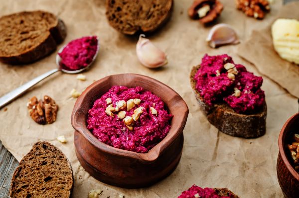 Υπέροχο κόκκινο πέστο από παντζάρια | imommy.gr