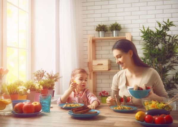 “Θα αδειάσεις το πιάτο σου” και άλλες φράσεις που δεν πρέπει να ξαναπείτε | imommy.gr