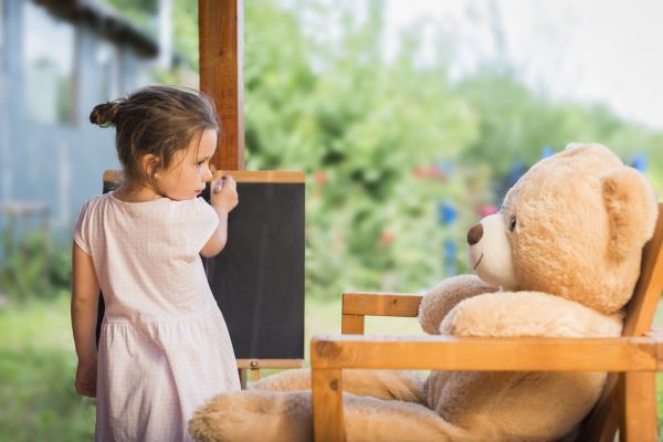 Πέντε διασκεδαστικοί τρόποι να μάθει πώς να γράφει το όνομά του | imommy.gr