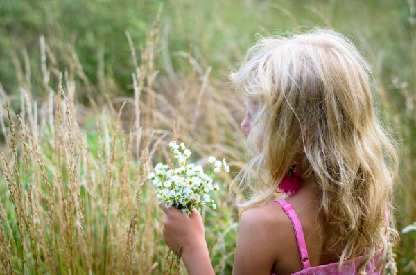 Ορφανό κοριτσάκι έστειλε κάρτα γενεθλίων στον “Παράδεισο” | imommy.gr