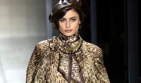 Η Τέιλορ Χιλ έχει ένα τέλειο tip για τα σημάδια της ακμής | imommy.gr