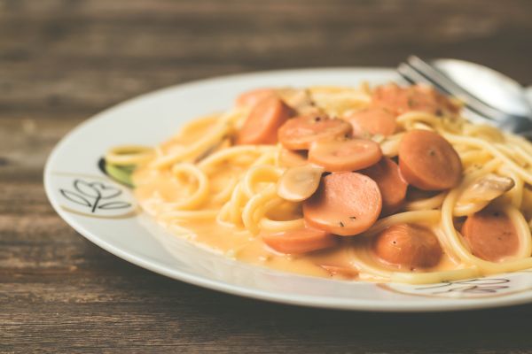 Απολαυστική καρμπονάρα με λουκάνικο | imommy.gr