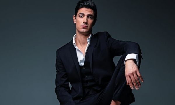 Δημήτρης Γκοτσόπουλος: Κολάζει τον γυναικείο πληθυσμό με τους κοιλιακούς του | imommy.gr