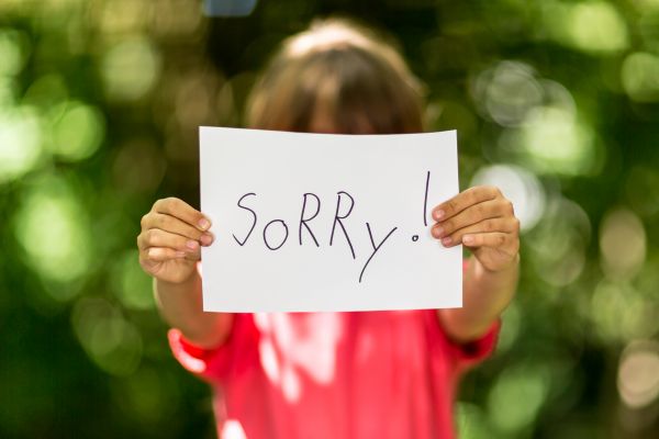 Μαθαίνοντας στο παιδί την σημασία του «συγγνώμη» | imommy.gr
