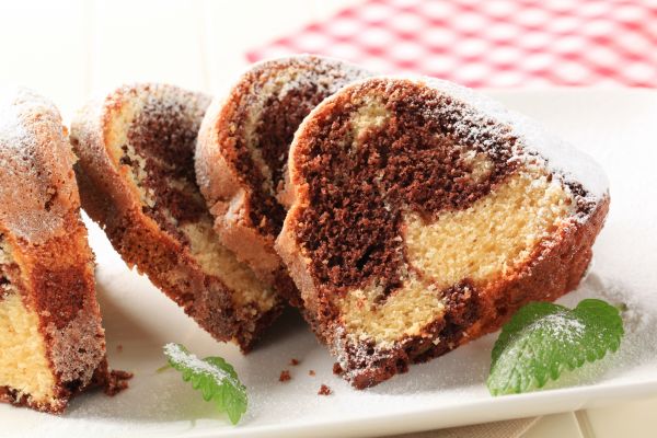 Δίχρωμο κέικ με βανίλια και σοκολάτα | imommy.gr