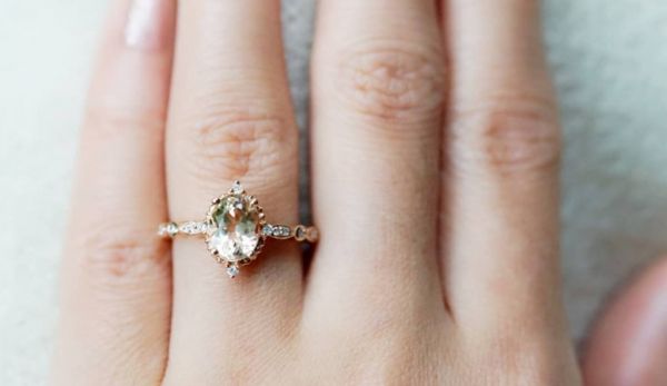 Έτσι θα αντιδράσει βάσει ζωδίου αν της ζητήσεις να αρραβωνιαστείτε | imommy.gr