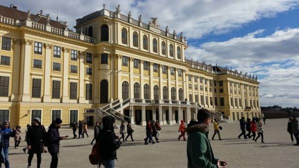 Αλλάζουν όλα στις σχολικές εκδρομές για γυμνάσια και λύκεια | imommy.gr