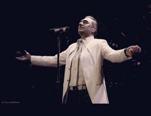 Νότης Σφακιανάκης: Κατέρρευσε την ώρα που τραγουδούσε | imommy.gr