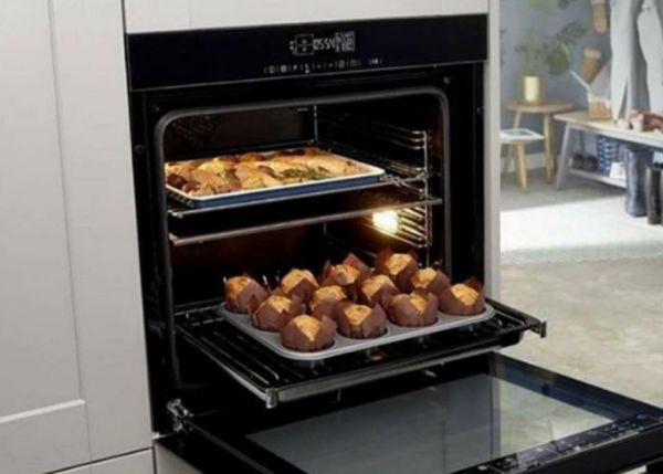 Αυτό είναι το κόλπο για πεντακάθαρο φούρνο! | imommy.gr