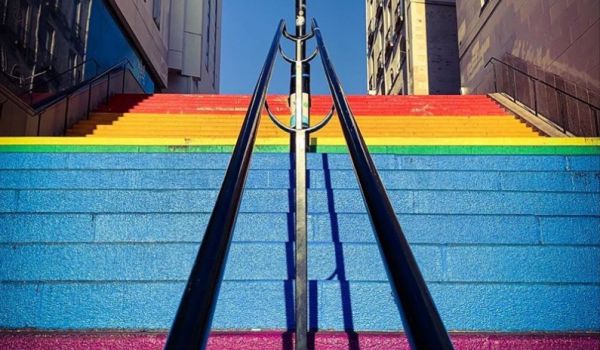 Αυτό θα κάνεις αν ο σύντροφός σου έχει θέμα με τον ομοφυλόφιλο κολλητό σου | imommy.gr