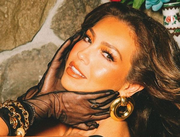 Thalia: Αποκάλυψε ότι πάσχει από σπάνια ασθένεια | imommy.gr