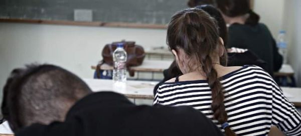 Πύργος: Μαθήτρια λιποθύμησε από την πείνα στη μέση του δρόμου | imommy.gr