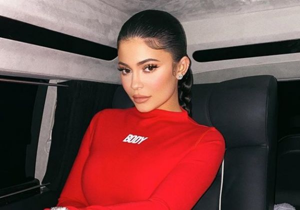 Η κόρη της Κάιλι Τζένερ με σκουλαρίκια | imommy.gr