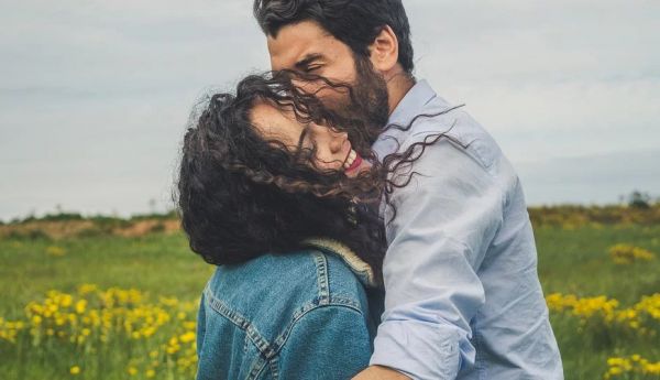 Aν κάνει τα παρακάτω τότε να ξέρεις σε θέλει απεριόριστα | imommy.gr