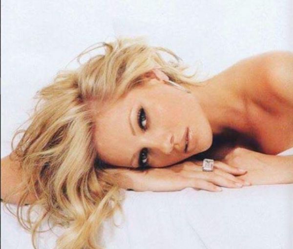 Τζούλια Αλεξανδράτου: Προκαλεί με νέες δηλώσεις και νέο λουκ | imommy.gr