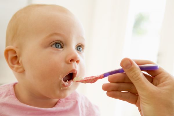 Ποιες είναι οι πρώτες στέρεες τροφές του μωρού; | imommy.gr