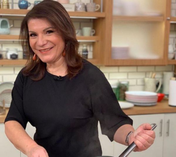 Αργυρώ Μπαρμπαρήγου: Έγραψε την τέλεια λίστα σούπερ μάρκετ για 2-3 εβδομάδες | imommy.gr