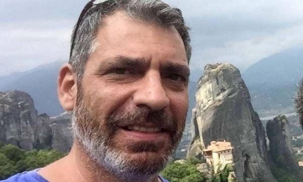 Γιάννης Σερβετάς: Αποκάλυψε απίθανο περιστατικό στην κηδεία του πατέρα του | imommy.gr