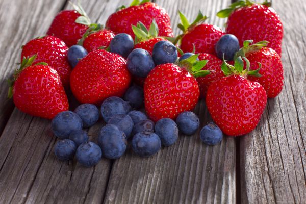 Πώς μας ωφελούν τα φρούτα της Άνοιξης; | imommy.gr