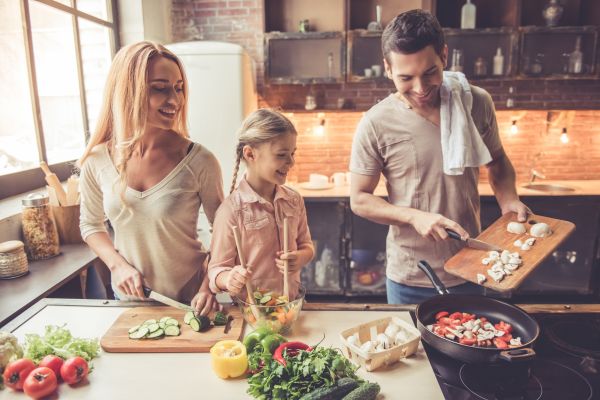 Πώς θα ετοιμάσετε υγιεινά γεύματα για εσάς και την οικογένειά σας | imommy.gr