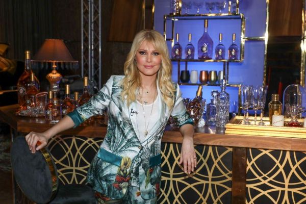 Nατάσα Θεοδωρίδου: Μία μοναδική λαϊκή φωνή στο ΜEGA | imommy.gr