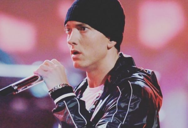 Απίστευτος Eminem : Έδωσε τον αριθμό του κινητού του στο Twitter | imommy.gr