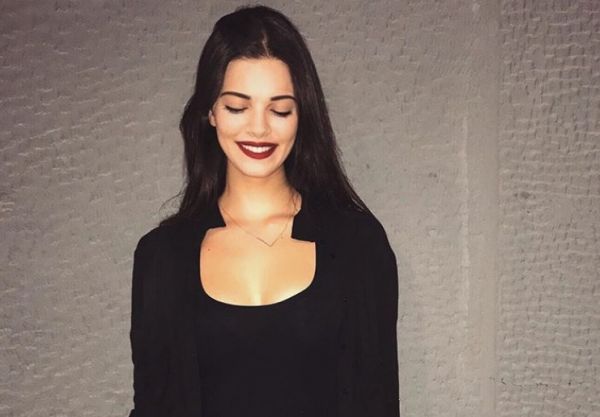 Τζένη Καζάκου : Ερωτευμένη με γνωστό τραγουδιστή η εγγονή της Τζένης Καρέζη | imommy.gr