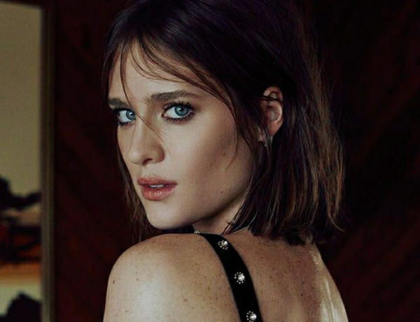 Μακένζι Ντέιβις: Στηρίζει την εκπαίδευση κοριτσιών εν μέσω πανδημίας | imommy.gr