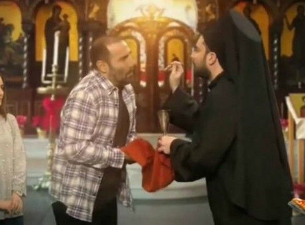 Ράδιο Αρβύλα: Δικαστικοί μπελάδες για τη σάτιρα με την Θεία Κοινωνία | imommy.gr