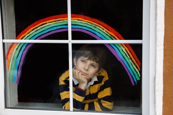 Πώς επιδρούν τα μέτρα κοινωνικής αποστασιοποίησης στα παιδιά; | imommy.gr