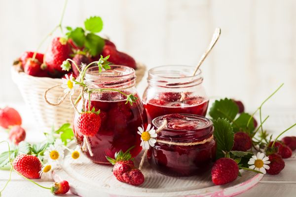Φτιάχνουμε γλυκό του κουταλιού φράουλα | imommy.gr