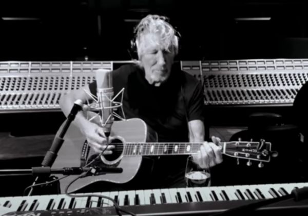 Ρότζερ Γουότερς: Ερμηνεύει το «Mother» των Pink Floyd σε εκδοχή καραντίνας | imommy.gr