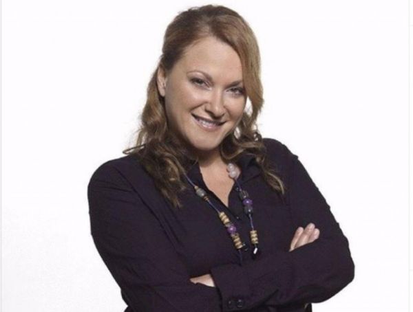 Ρένια Λουιζίδου: Η αλλαγή στην εμφάνισή της και το πρόβλημα υγείας της | imommy.gr