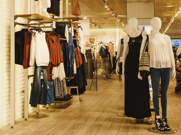 Πότε ξεκινούν οι θερινές εκπτώσεις | imommy.gr