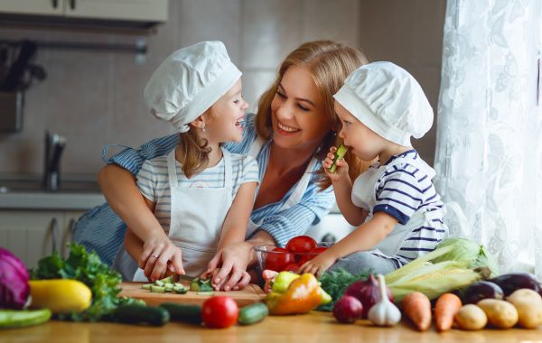 Έξυπνοι τρόποι να εντάξετε περισσότερα λαχανικά στη διατροφή της οικογένειάς σας | imommy.gr