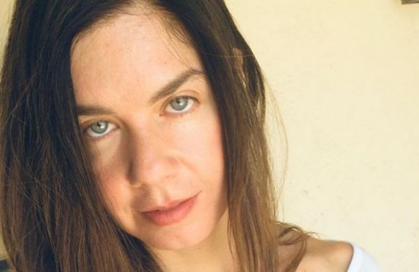 Κατερίνα Μουτσάτου: Ποζάρει αγκαλιά με το νεογέννητο μωρό της | imommy.gr