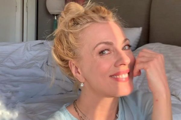 Σμαράγδα Καρύδη : Απολαμβάνει τις διακοπές της στην Αίγινα | imommy.gr