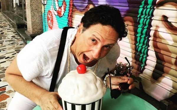 Χάρης Ρώμας: Δημοσίευσε φωτογραφία από όταν ήταν είκοσι χρονών | imommy.gr