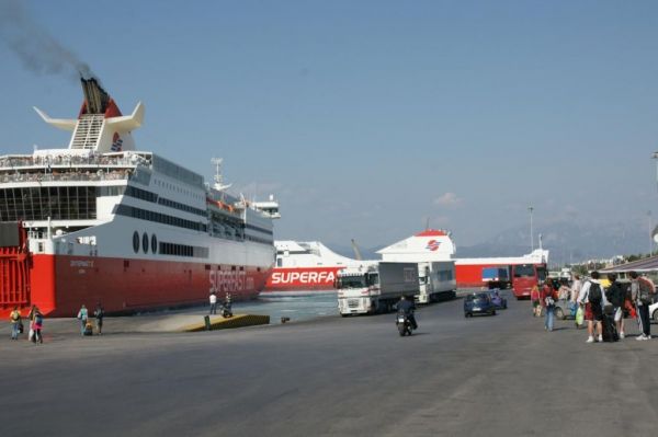 Αυξημένη η κίνηση στο λιμάνι του Πειραιά | imommy.gr