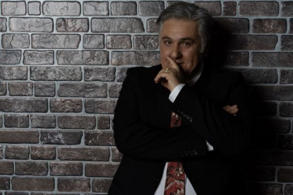 Ιεροκλής Μιχαηλίδης : Ο καλλιτέχνης που τον …έφερε στα «όριά» του | imommy.gr