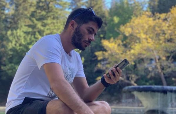 Ο Άρης Τσάπης μίλησε για τα δύσκολα παιδικά του χρόνια | imommy.gr