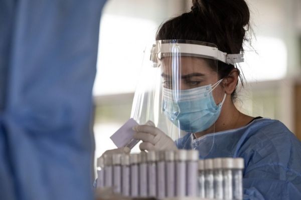 Κοροναϊός: Ανησυχία για τα «ορφανά» κρούσματα – Εγρήγορση ζητούν οι επιδημιολόγοι | imommy.gr