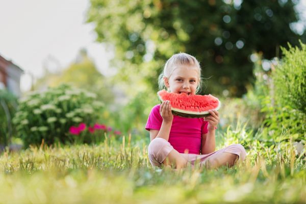 Παιδί: Πώς θα το βοηθήσουμε να κάνει υγιεινές διατροφικές επιλογές; | imommy.gr