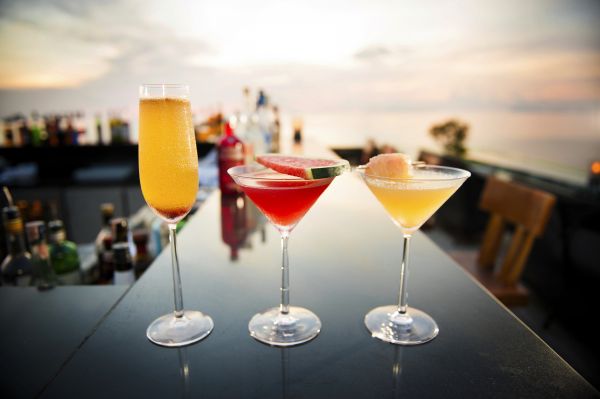 Αλκοόλ: Όσα πρέπει να προσέξετε για να μη σας παχύνει | imommy.gr