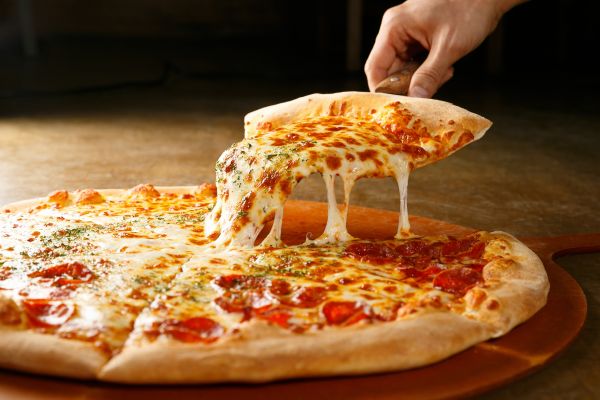 Pizza Hut: Κλείνουν όλα τα καταστήματά της στην χώρα | imommy.gr